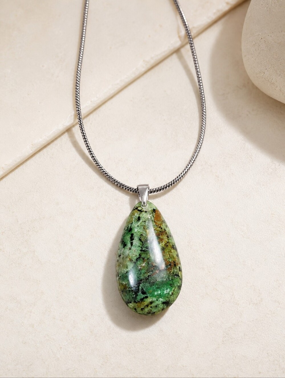 Polished Green Stone Teardrop Pendant 925 Italy Sterling Silver Snake Chain